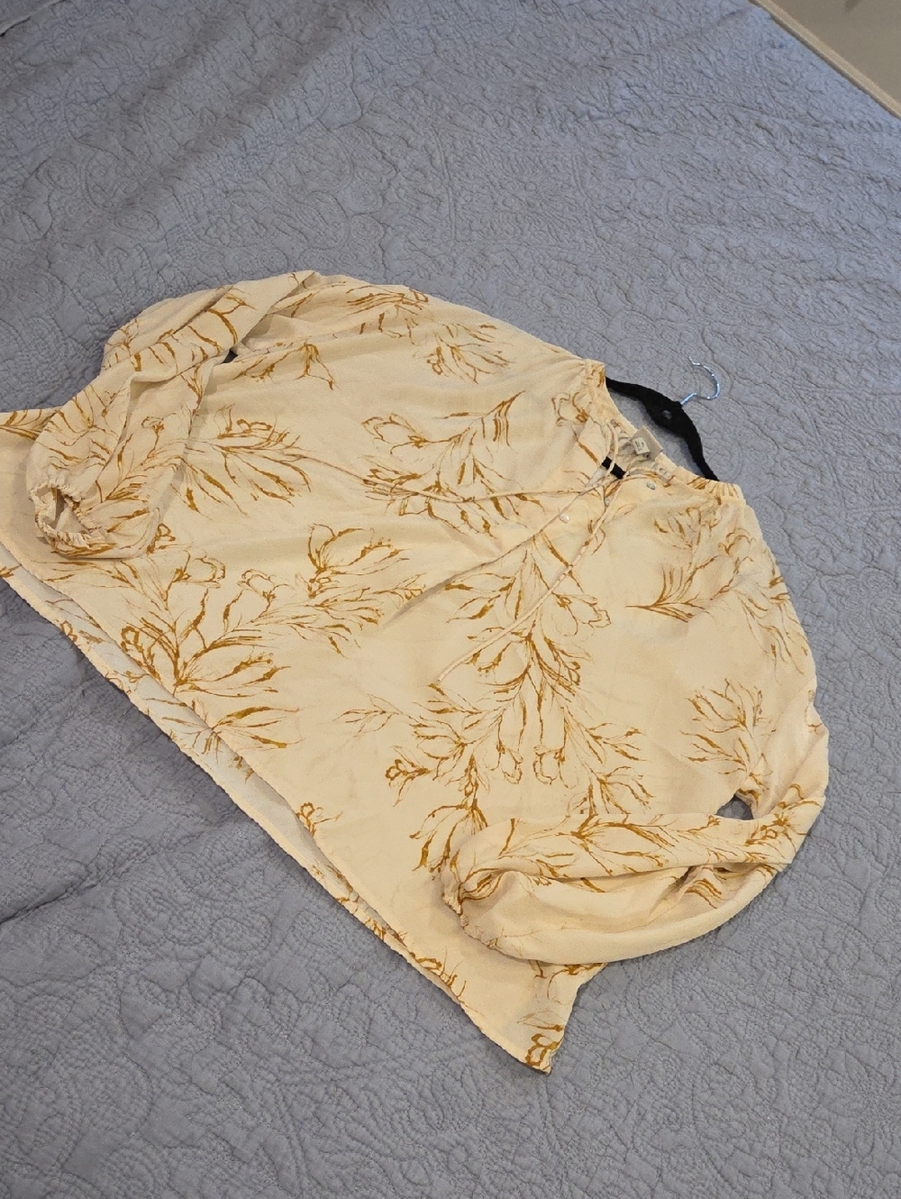 a new day Cream Floral Blouse with Mustard Print Size XL!